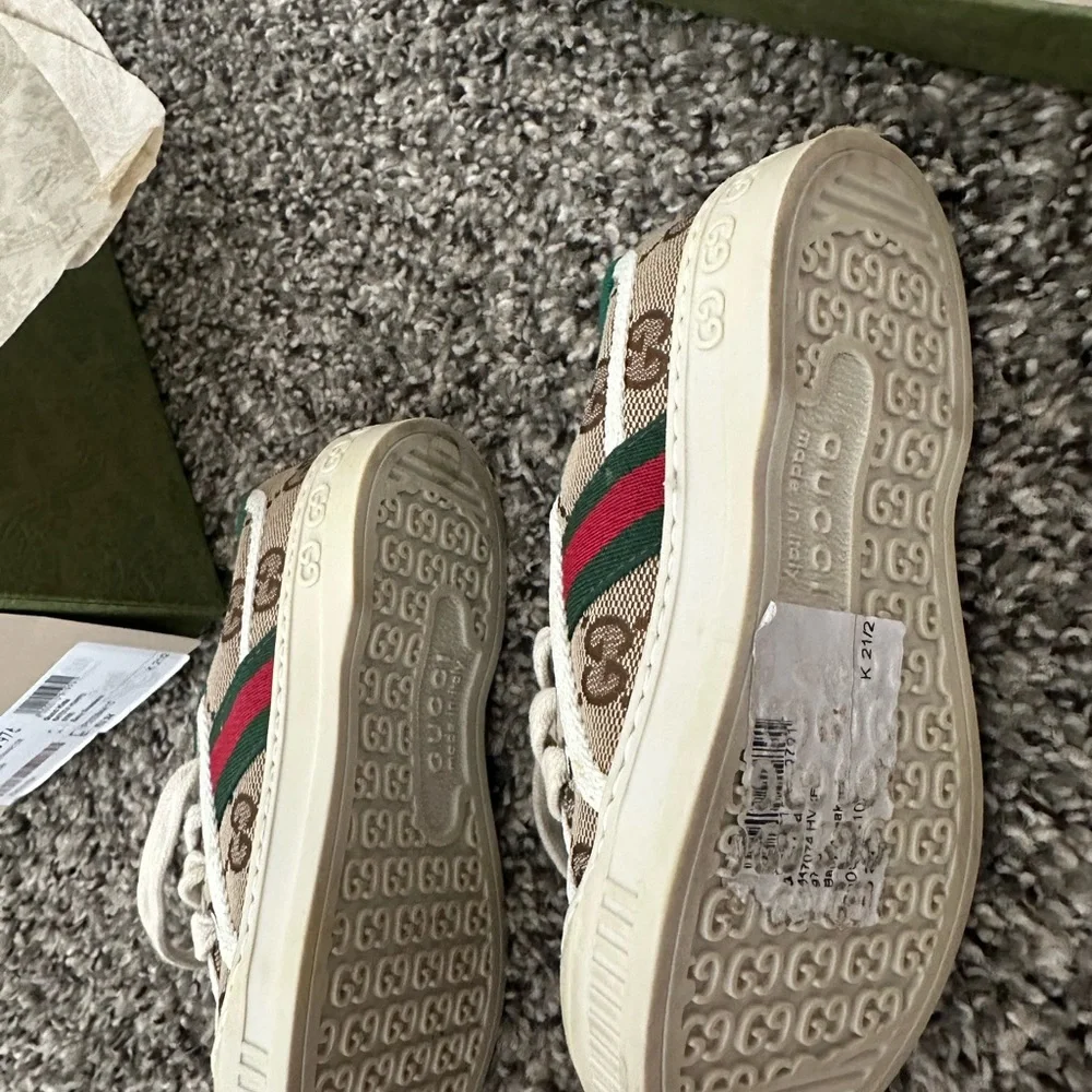 Gucci Kids Beige GG Canvas Sneakers with Green Trim and Red Stripe - Picture 5 of 11